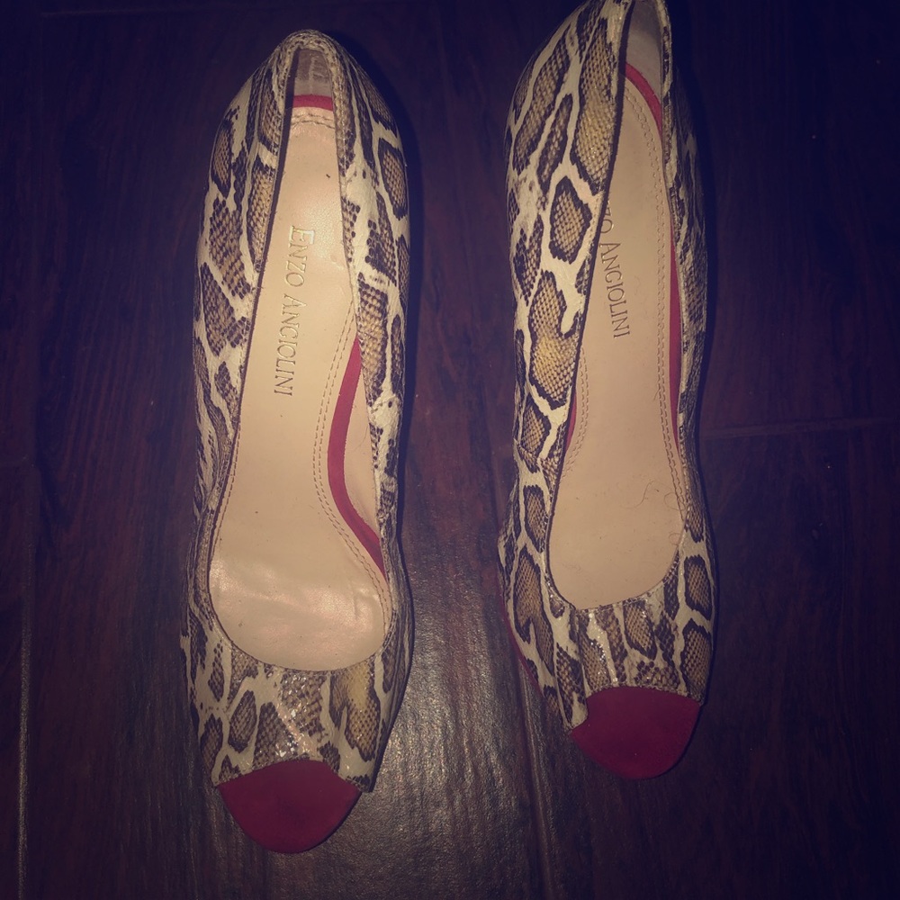 💜Enzo Angiolini Peep Toe Heels Sz8💜